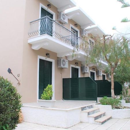 Merlis Studios Kalamákion Exterior foto