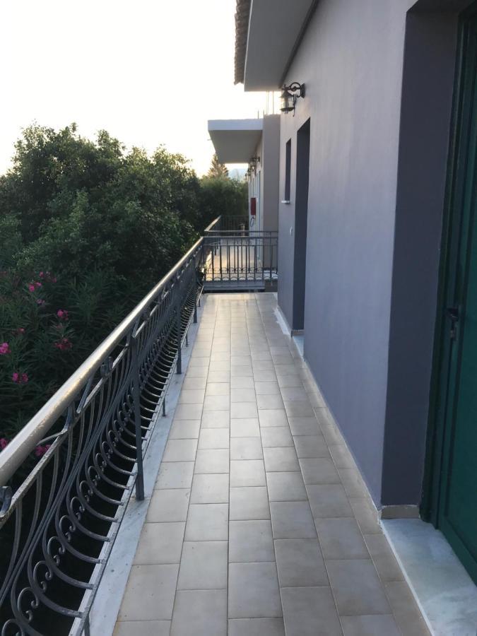 Merlis Studios Kalamákion Exterior foto
